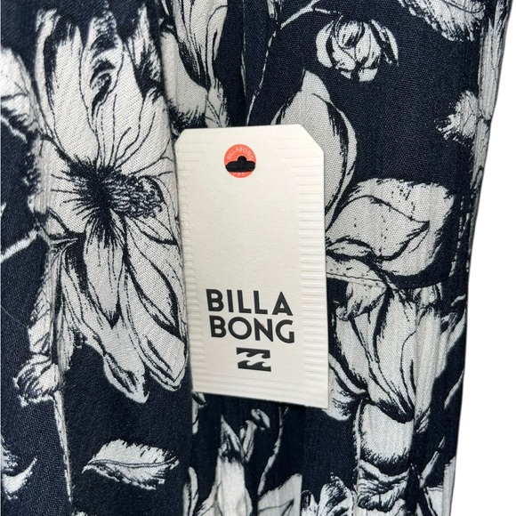 ~ NWT Billabong Floral Print Blouse lightweight Size Medium - Picture 6 of 9